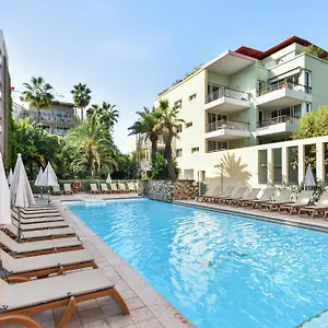 **** Appart hôtel Résidence Pierre&vacances Premium Port Prestige France